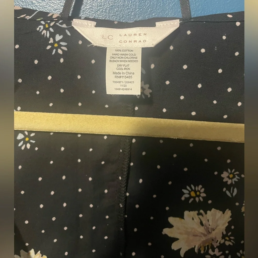 LC Lauren Conrad Black Floral Cover-Up Wrap - Picture 3 of 7
